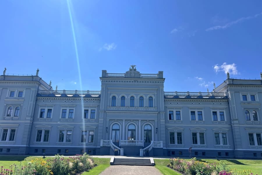 Private Car Service to Adare Manor from Dublin Airport (Luxury, Comfort & Direct Pickup)