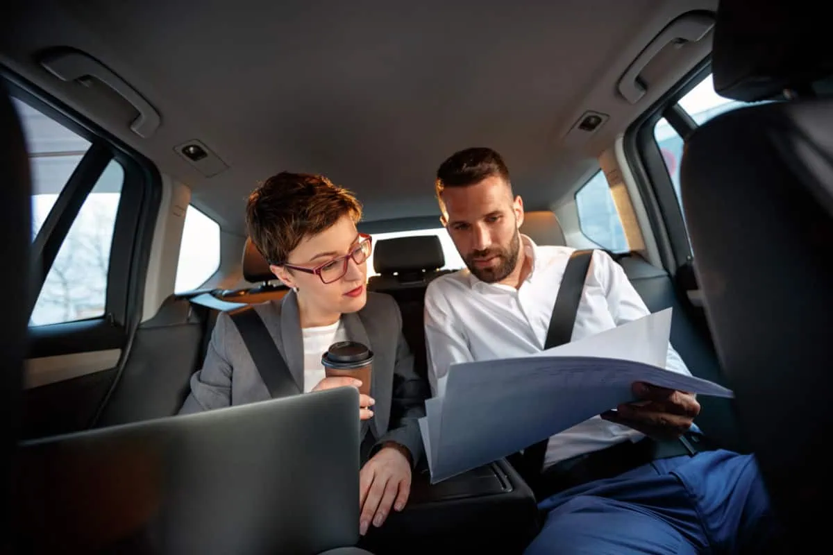 Why Private Airport Transfers Beat Taxis in Ireland (Comfort, Price & Safety)