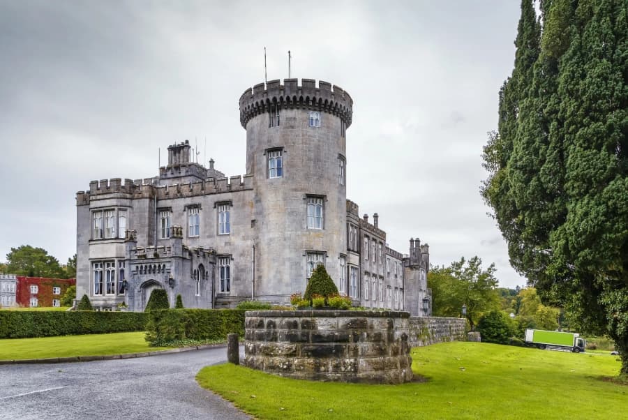 Private Airport Car Service to Dromoland Castle (Comfortable, Direct & Stress-Free)