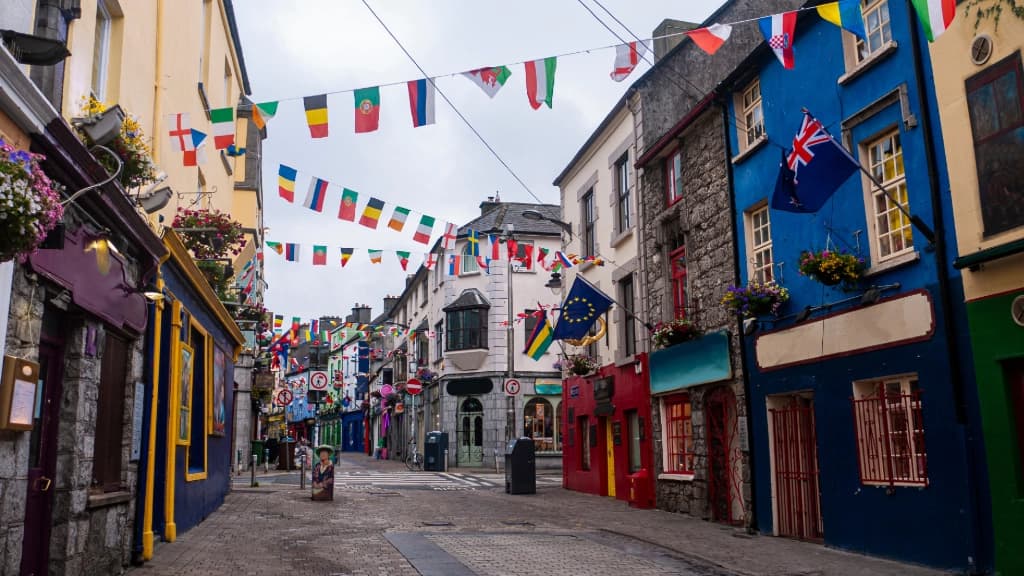 Galway Private Car Service for Late Arrival Travellers (Reliable & Comfortable)