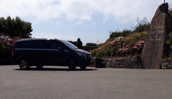 black-mercedes-bezn-v-class-at-old-head-golf-links-transport-to- golf-resorts-in-ireland